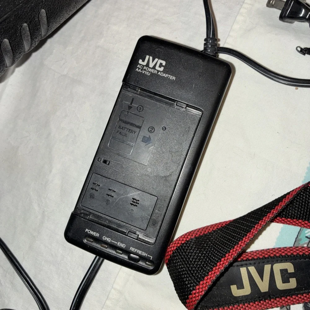 jvc cam corder model GR-AX500U Case, 2 Battery's, Charger, Remote, Ac Cord Etc